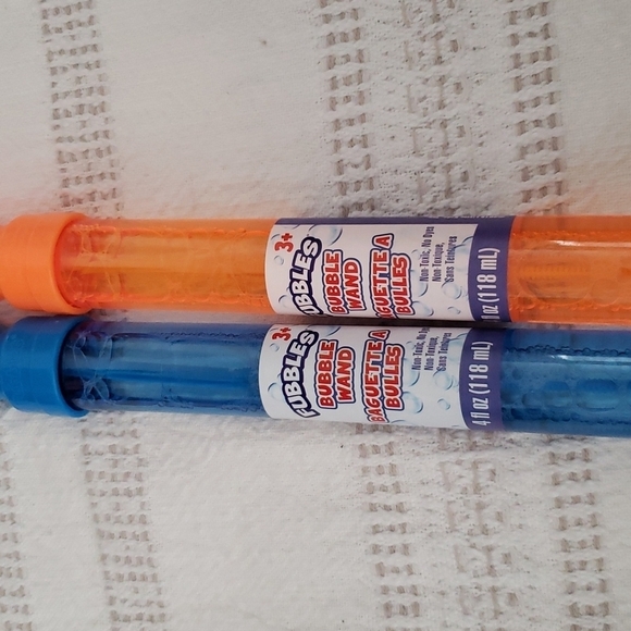 Kids lot, bubble wands and T-REX wooden 3 D puzzle, Boy or girl. - Picture 4 of 4